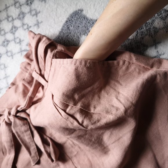 Peach colored shorts - Picture 3 of 4